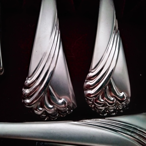 LENOX KELLY FROSTED 13 PC PLACE SERVICE & SERVING - Picture 6 of 8